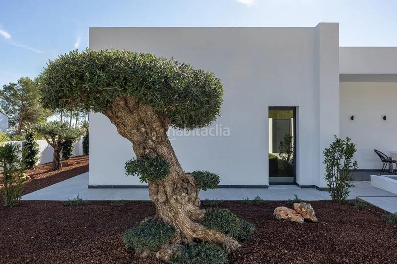 Foto 566df6f8-09d4-4f1a-bc7e-988a817bdf5c. Chalet ltpgtubicada en una zona exclusiva y tranquila , esta villa de lujo de una sola planta combina disentildeo moderno con un en Altea