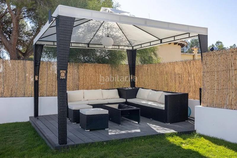 Foto 8eea6953-d671-4ddb-b28a-5aa1da4ce8bc. Chalet ltpgtubicada en una zona exclusiva y tranquila , esta villa de lujo de una sola planta combina disentildeo moderno con un en Altea