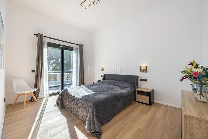 Foto b1eb04ba-d353-48f5-9b85-615733f5c557. Chalet ltpgtubicada en una zona exclusiva y tranquila , esta villa de lujo de una sola planta combina disentildeo moderno con un en Altea
