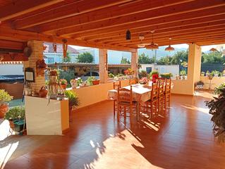 Casa aparellada a Pueblo-Ubanizaciones. Ltpgtltstronggtencantador chalet pareado en una zona tranquila d