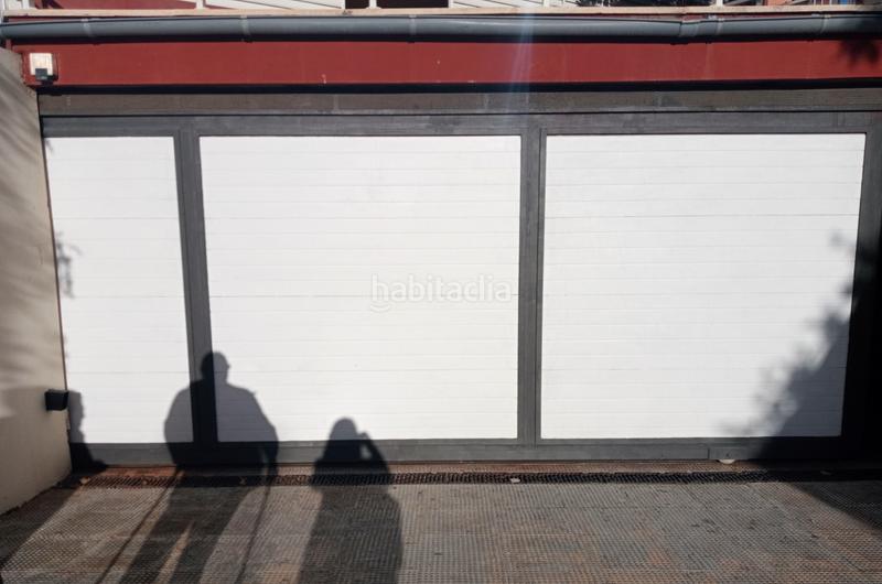 Foto 9af55bb6-b9af-44f9-8a45-3ec0faa1939c. Aparcament cotxe a Bulevar-Puerta Mítica Vila Joiosa (la)