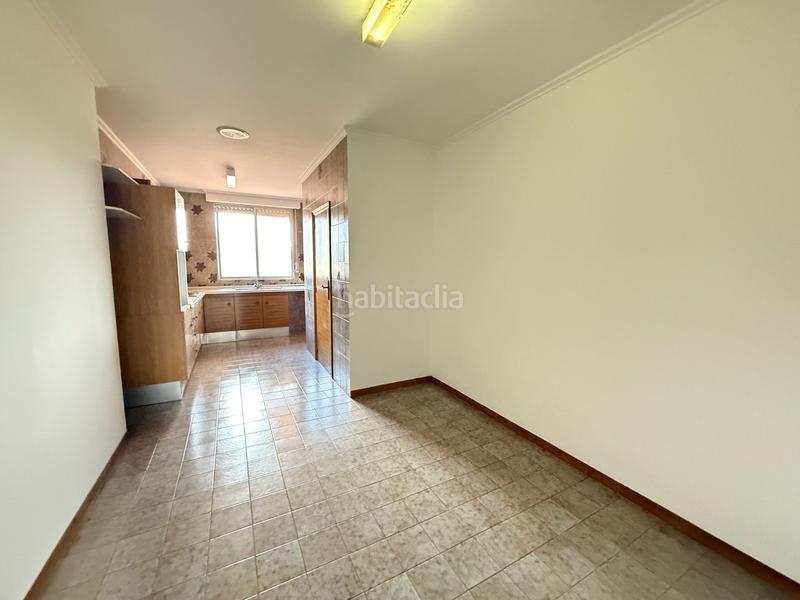 Foto 3b2e453c-fc7a-4c99-89e3-3d0eb86d7617. Édifice dans Verger (el)