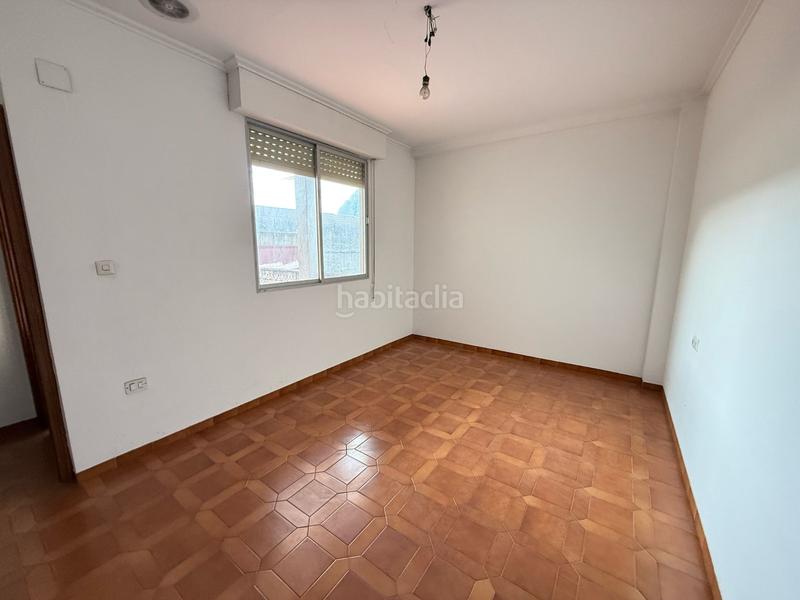 Foto c5d960d1-78a0-4789-8909-296cb547a985. Édifice dans Verger (el)
