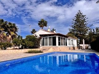 Casa en Coloma. Ltpgtse vende una espectacular casa en la nucia, situada en una