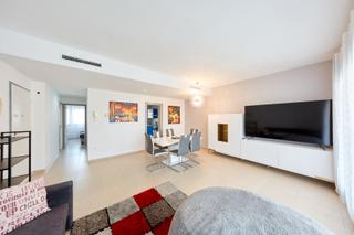 Apartament en Bulevar-Puerta Mtica. Ltpgtubicado en una prestigiosa urbanizacioacuten a tan solo 4 m
