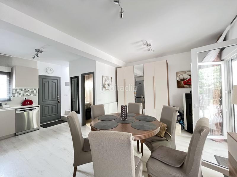 Foto 0f613e75-44a2-4beb-a06a-ccaaa8e9debb. Casa adosada ltpgtltstronggtprecioso adosado reformado con jardiacuten, piscina y pistas de tenisltstronggt ltpgtltpgtte presentam en Pedreguer