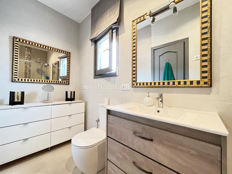Foto ac80801d-5cfa-440c-82f9-a079dbf48111. Casa adosada ltpgtltstronggtprecioso adosado reformado con jardiacuten, piscina y pistas de tenisltstronggt ltpgtltpgtte presentam en Pedreguer