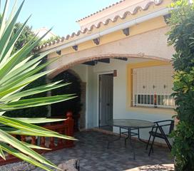 Casa en Polop. Ltpgten una tranquila y cuidada urbanizacioacuten con piscina co