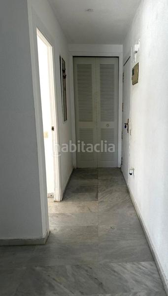 Foto 5c71ffad-16a0-4a87-bbe8-c5b7ab07ad7f. Piso ltpgtubicacioacuten este encantador apartamento amueblado se encuentra en una urbanizacioacuten tranquila, ideal tanto para quiene en Benidorm