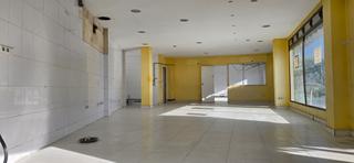 Local Comercial a Pueblo-Ubanizaciones. Ltpgtse vende local comercial en alfaz del pi con una superficie