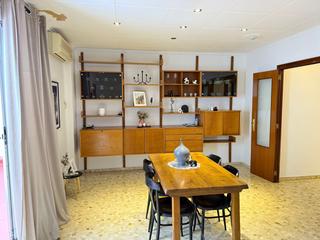 Appartement à Miramar. Ltpgtse vende amplio ltstronggtpiso en primera planta en miramar