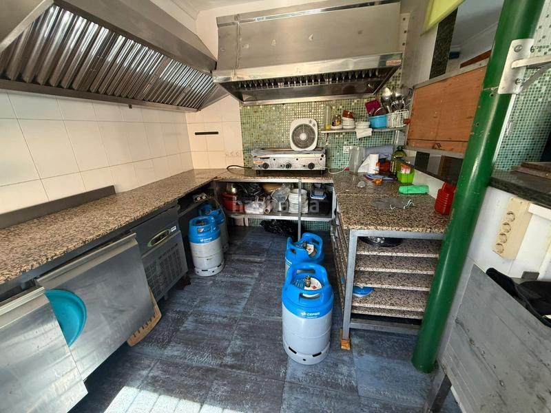 Foto 22df2125-7e7b-422a-bad6-4a33d046d6a7. Local commercial dans Piles