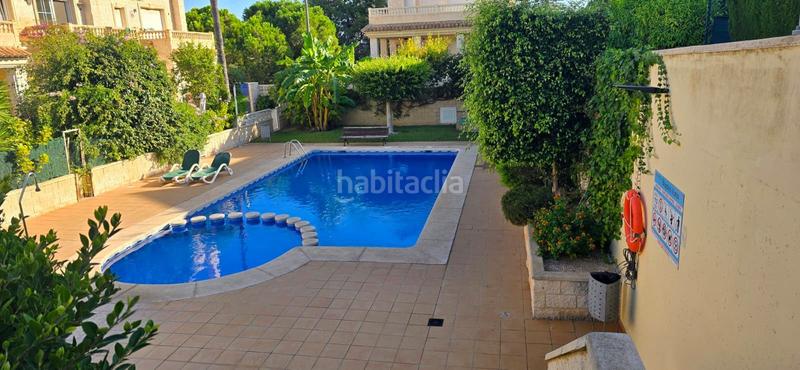 Foto e0d6e05f-9f6e-4b89-bf06-c1f63769feef. Reihenhaus mit parking pool in L´Albir Alfàs del Pi (l´)