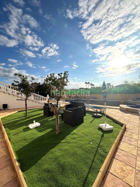 Foto b5d9bb6f-1611-40af-bcf6-e457b6f4acd6. Casa ltpgtltstronggtexclusiva villa ruacutestica con piscina privada, apartamentos independientes y gran potencial de inversioacuten en en Alfàs del Pi (l´)