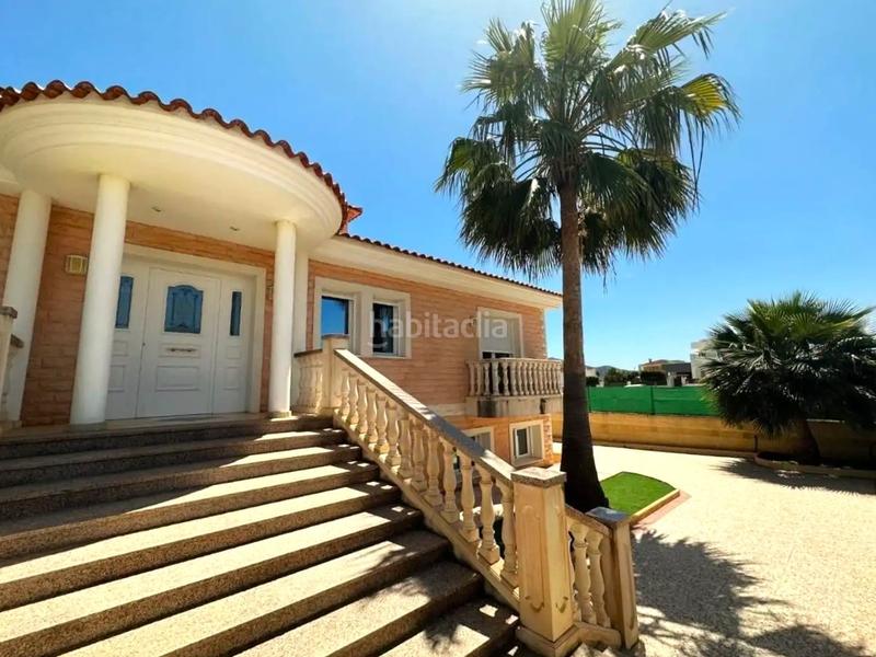 Foto fb2773e4-4b7c-47f1-b2dd-0f1c118fe24f. Casa ltpgtltstronggtexclusiva villa ruacutestica con piscina privada, apartamentos independientes y gran potencial de inversioacuten en en Alfàs del Pi (l´)