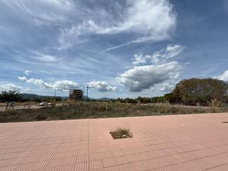 Terreno residencial en Piles. Ltpgtse ofrece en venta amplio solar urbano sin edificar de 4.85