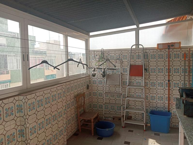 Foto 0d40454f-e0ab-4710-a061-b854bda19218. Àtic amb aparcament a Colonia Madrid Benidorm