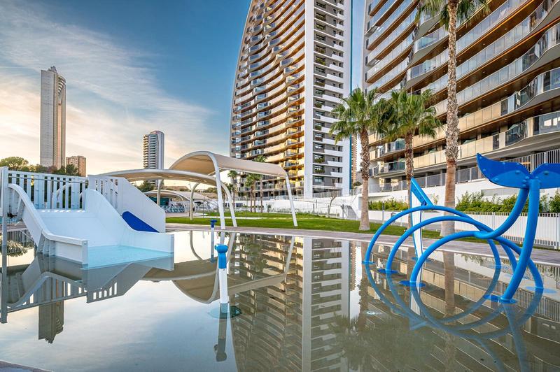 Foto 2879c3ed-b6aa-4bf6-935b-9f01a7296a5c. Appartement avec parking piscine dans Playa Poniente Benidorm