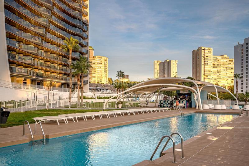 Foto bc803969-f494-440d-8d9b-c36096996b5c. Appartement avec parking piscine dans Playa Poniente Benidorm