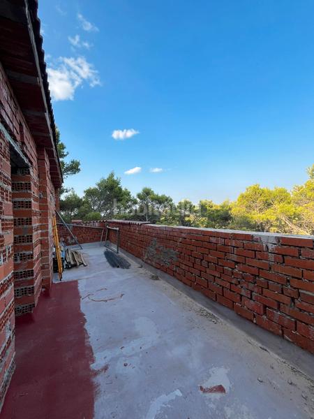 Foto 31d497bb-9e89-4385-bf18-c80a920db2b5. Xalet amb xemeneia aparcament piscina a Albalate de Zorita