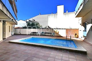 Rez-de-chaussée  Carrer de saragossa. Bajo con piscina en torre sana, terrassa