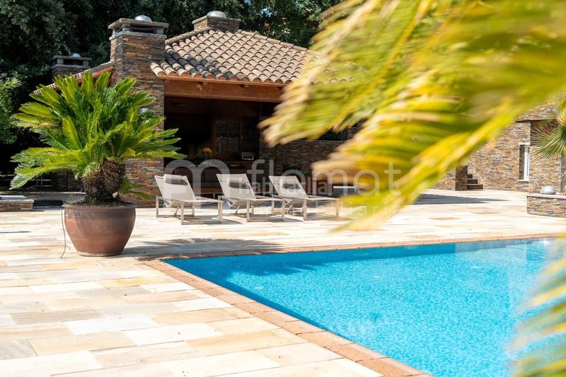 Foto 21d2847e-2b3c-4424-bf1c-5b79aababa38. Maison avec piscine dans Castellarnau Sabadell