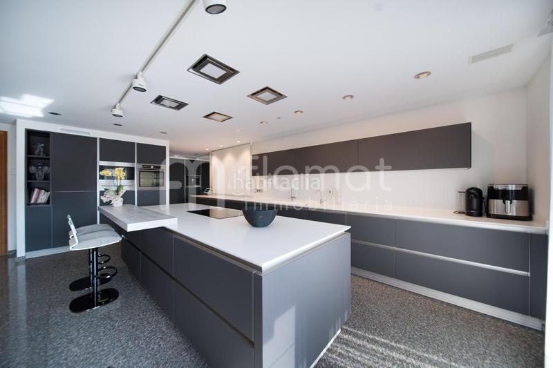 Foto 2e84698a-654d-400c-8809-15f1362f458c. Maison avec piscine dans Castellarnau Sabadell