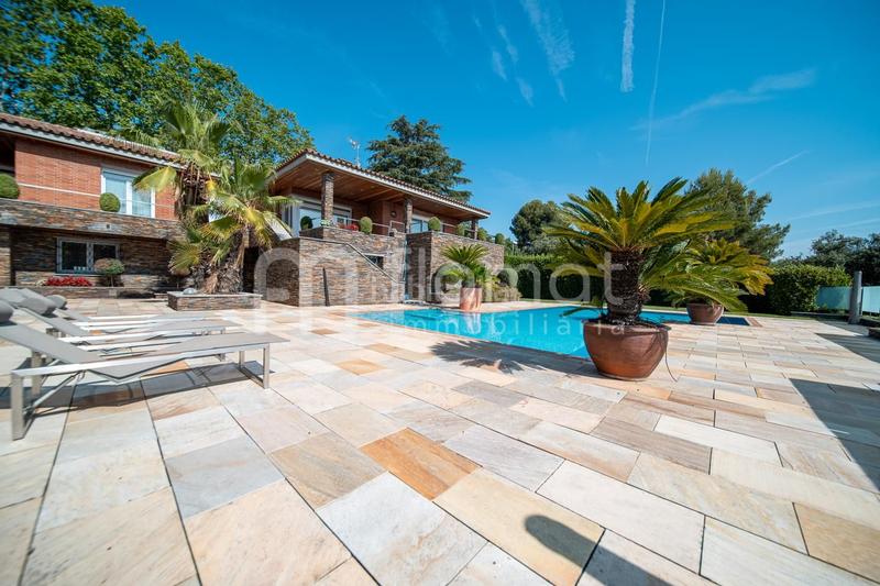 Foto 4573b409-045e-47c4-a11a-bb976dfb2b86. Maison avec piscine dans Castellarnau Sabadell