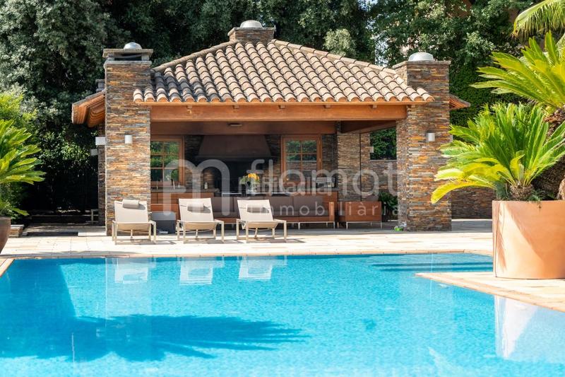 Foto 466d4bae-b8a4-4fce-ab33-d48eb7b4ec4d. Maison avec piscine dans Castellarnau Sabadell