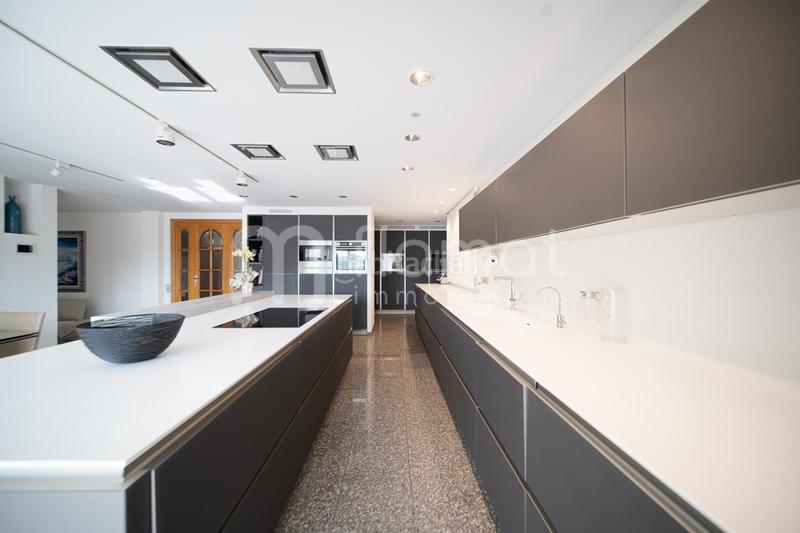 Foto 5dee7ca6-6b0c-4dc7-b116-51e0a9869612. Maison avec piscine dans Castellarnau Sabadell