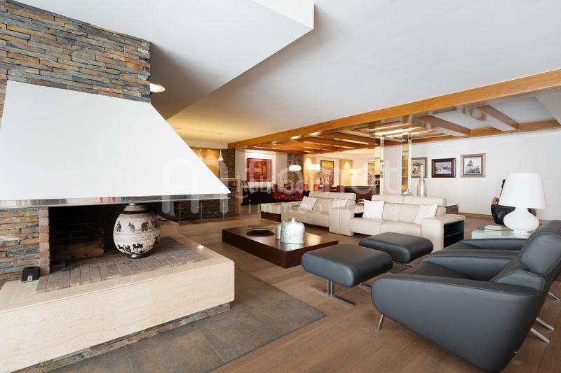 Foto f56b2bab-5aa0-4993-8223-d457a652f02b. Maison avec piscine dans Castellarnau Sabadell