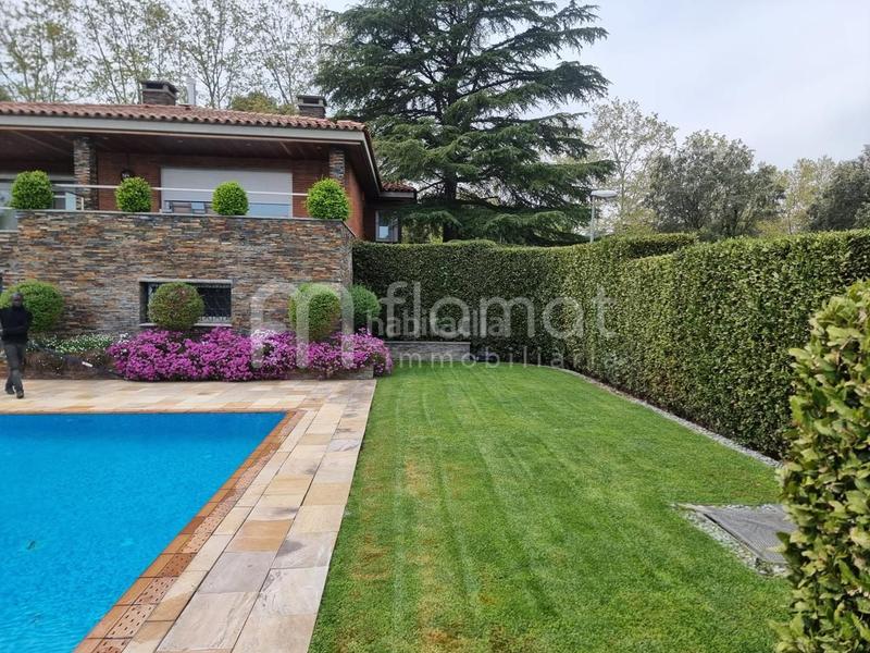 Foto f9761974-2cff-420a-b128-1648216d5e37. Maison avec piscine dans Castellarnau Sabadell