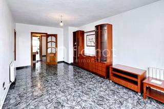 Appartement  Plaça d'olímpia. Piso todo exterior luminoso y listo para entrar a vivir!!!