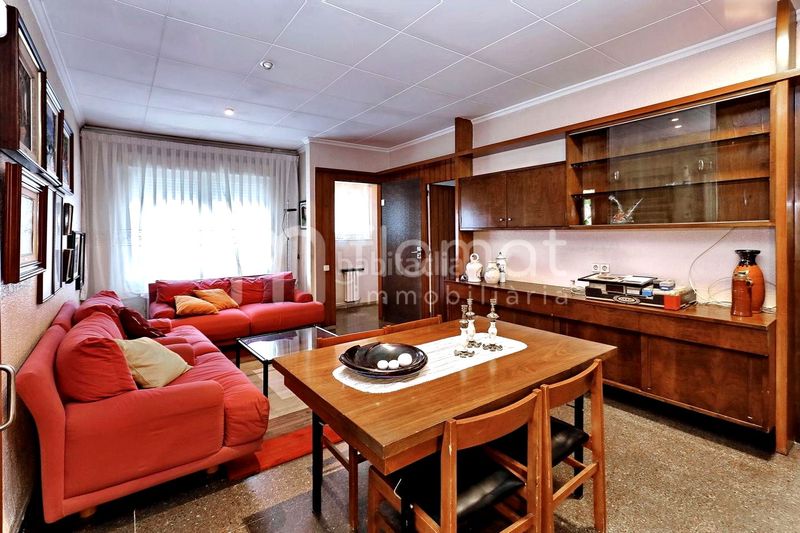 Foto 1a2c397c-2908-41c0-9c24-b15bebc44a1c. Casa con parcheggio in Concòrdia Sabadell