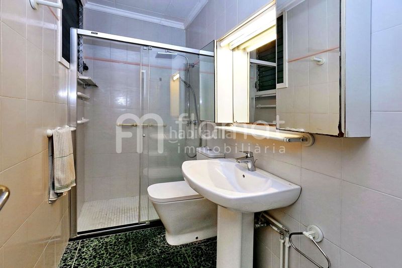 Foto a56045c5-36d3-46a3-a04b-caa832f39b5d. Casa con parcheggio in Concòrdia Sabadell