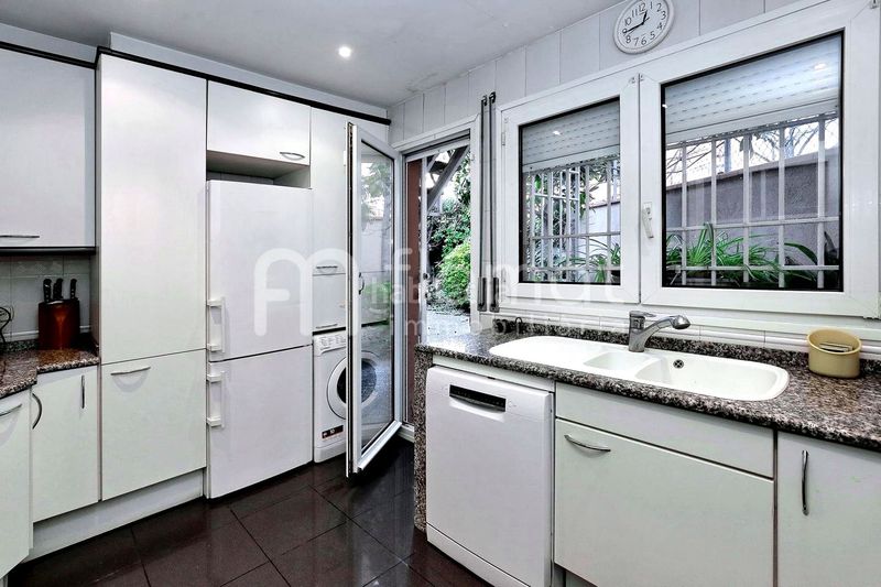 Foto e0123e5d-e8a6-4600-8a54-5e760b266697. Casa con parcheggio in Concòrdia Sabadell