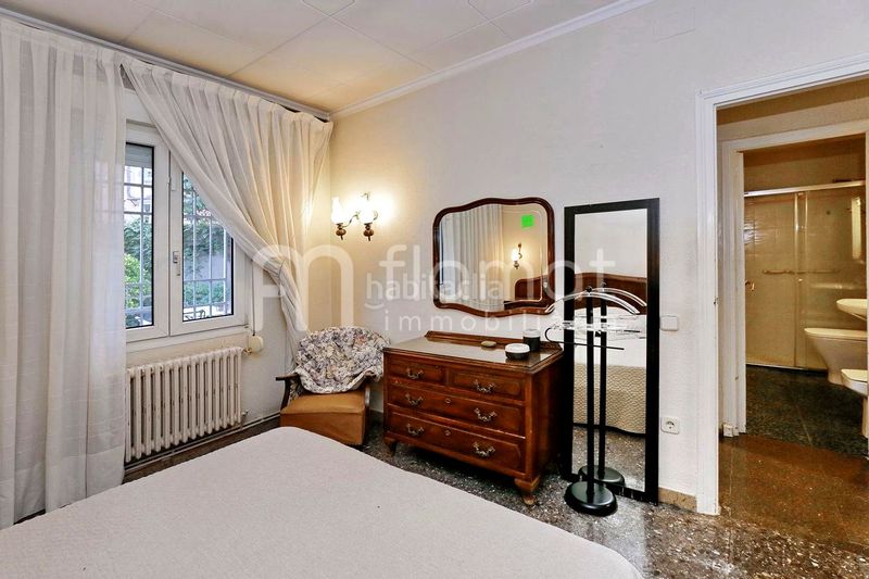 Foto f3b0a116-7cc9-4623-a794-e0d404694fb7. Casa con parcheggio in Concòrdia Sabadell