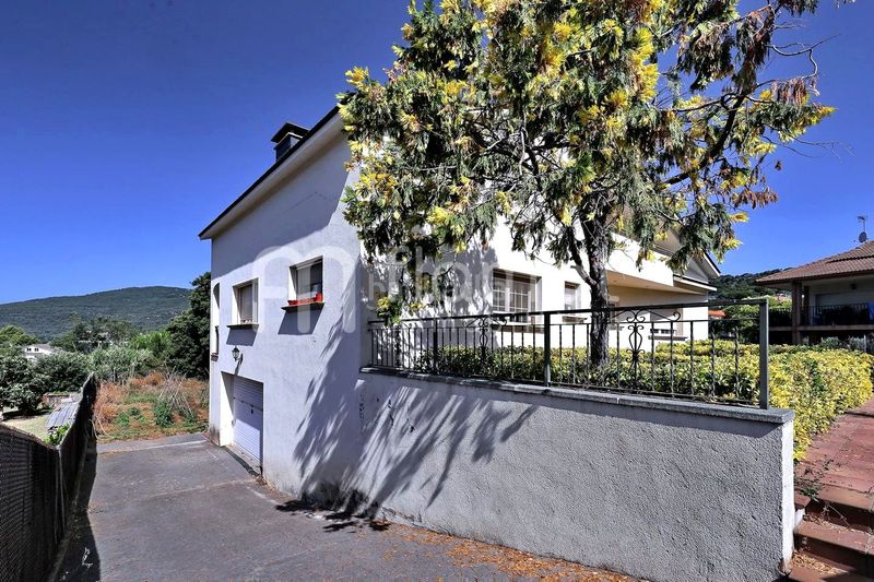 Foto b389340d-ef7f-4821-ac9a-01632cb94819. Casa a Caldes de Montbui