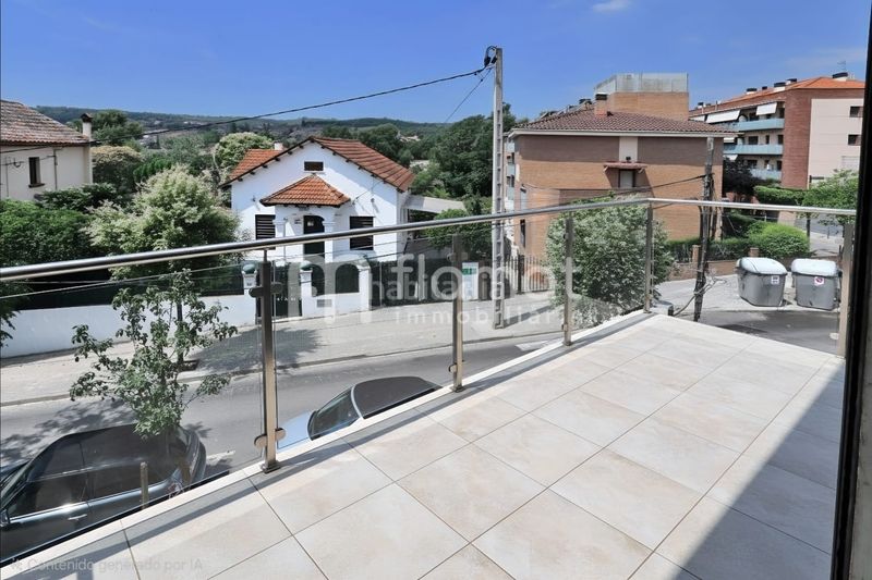 Foto 1409c34f-772b-4a3e-ba33-56db487aac21. Casa a avinguda antoni gaudí 86 a Centre Sant Quirze del Vallès