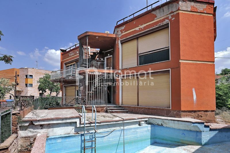 Foto 9b8cd46e-7541-40cf-b120-57dc6c7cd521. Casa a avinguda antoni gaudí 86 a Centre Sant Quirze del Vallès