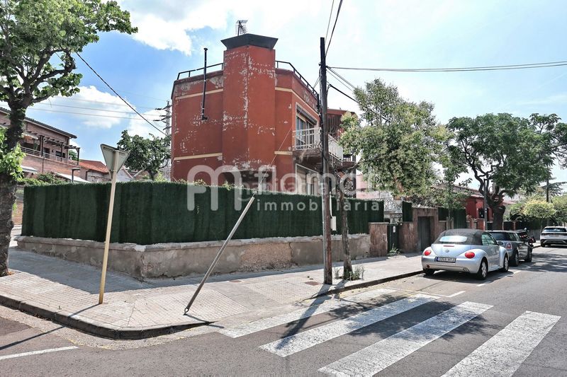 Foto b1ac80bf-842d-49ec-af2e-ef94f441e99c. Casa a avinguda antoni gaudí 86 a Centre Sant Quirze del Vallès