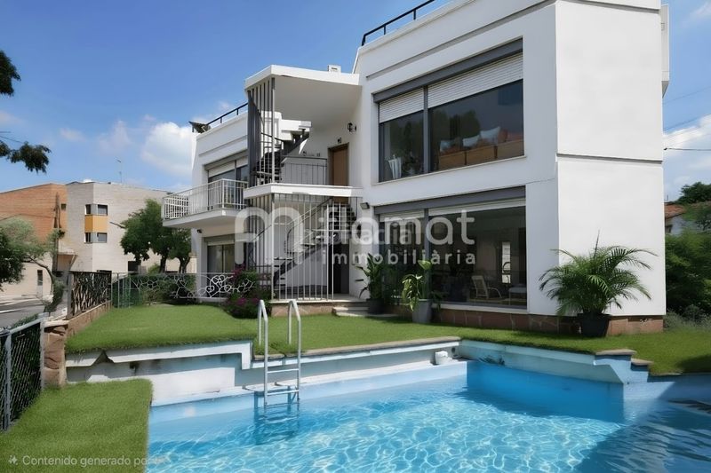 Foto e3ad2b43-f7a0-4fcd-9f2b-d34cf60dd600. Casa a avinguda antoni gaudí 86 a Centre Sant Quirze del Vallès