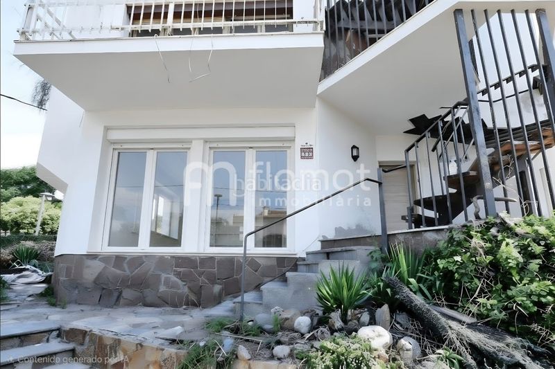 Foto ed844467-5eef-4da6-848f-c936019ad410. Casa a avinguda antoni gaudí 86 a Centre Sant Quirze del Vallès