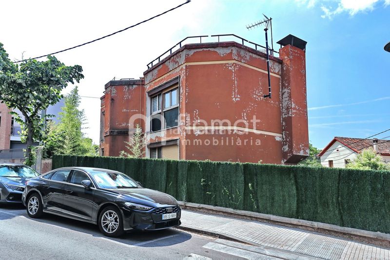 Foto f5e7f5df-60d9-4f8f-85d4-49b705e1be30. Casa a avinguda antoni gaudí 86 a Centre Sant Quirze del Vallès