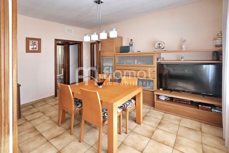 Foto 2d9b3118-a7a5-4140-9388-b3d40eebb710. Pis a Les Termes Sabadell