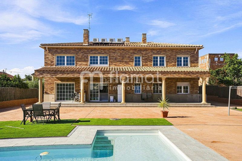 Foto f8fd923d-8c95-45c1-a0ab-1f6da900d923. Casa en Can Parellada Terrassa