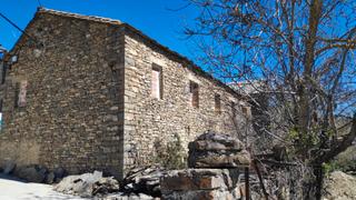 Masia  Calle de la fuente 10. Casa en lerés