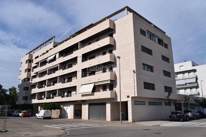 Foto 084c2110-aa9d-4561-8a6d-080fe4dc429c. Parking coche en Fraga