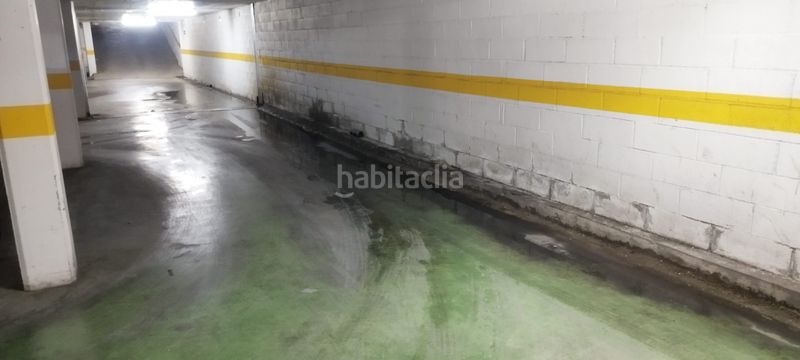 Foto c11667c9-2428-46a3-b5ba-18f1bb78d5e4. Parking coche en Fraga