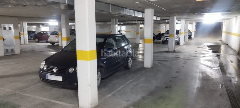 Foto f574754c-4119-419a-9e36-f8237d9fa76f. Parking coche en Fraga